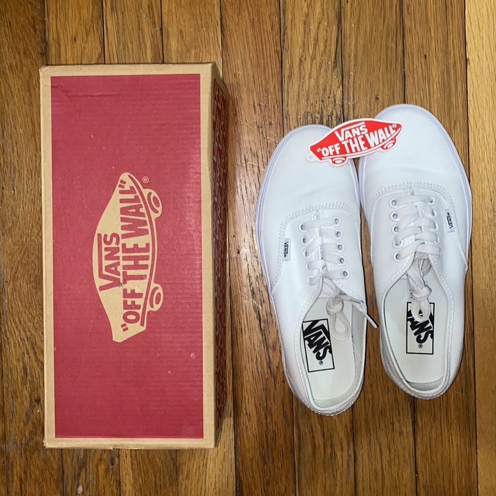 NWT WHILE VANS